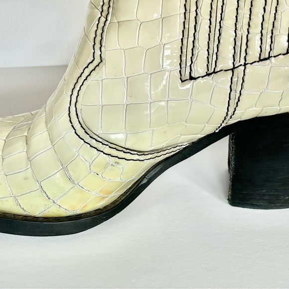 Ganni Callie Western Boots Ivory Cream White Croc Patent Leather Size 38 $475 - Picture 10 of 15